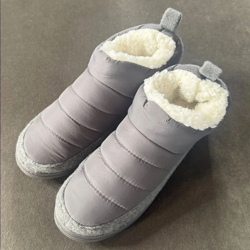 Men’s Wayland Square Gray Quilted Slipper Boots Faux Fur Lining Size L 9-10 NEW